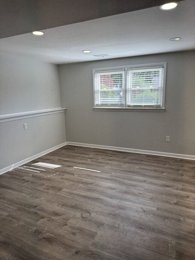 Photo - 914 Daleview Dr