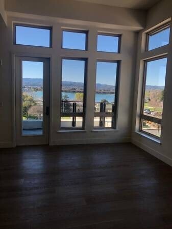 Photo - AVAILABLE NOW!! Brand New Age Developed Pr...