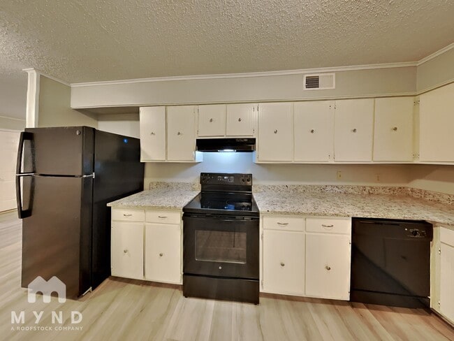 Photo - 9155 Mason St