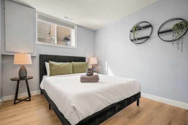 Photo - 119 Sunbank Way SE Unit SI ID1314561P