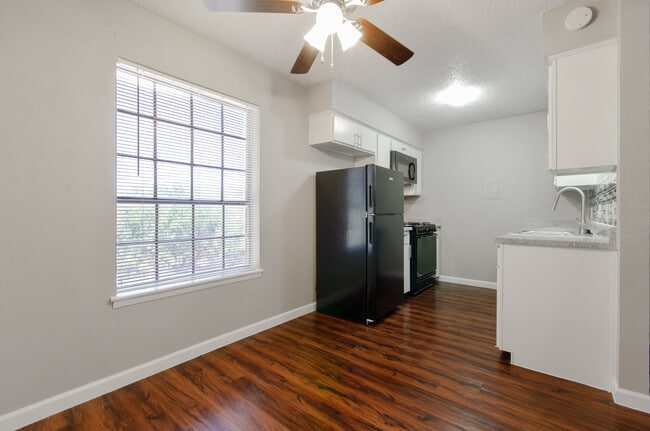 Photo - 1000 Mary Apartment Homes