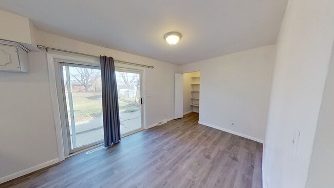 Photo - 4673 Holland St