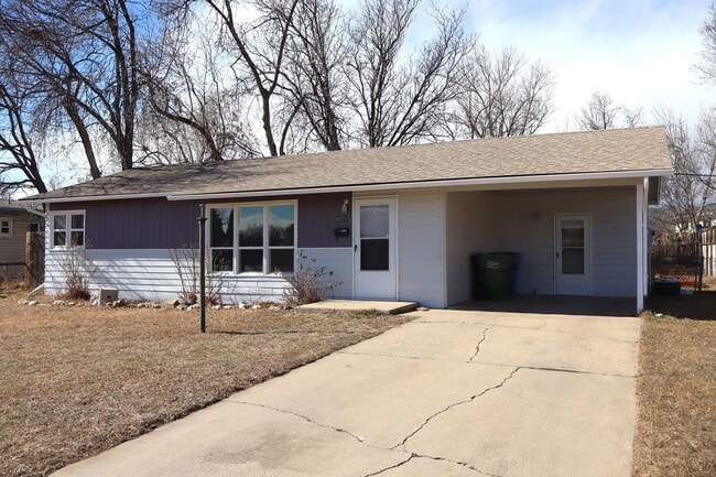 Building Photo - Convenient Central Fort Collins 3 Bedroom Home Close to CSU