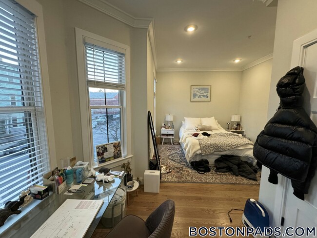 Photo - 464 Sumner St Unit 3