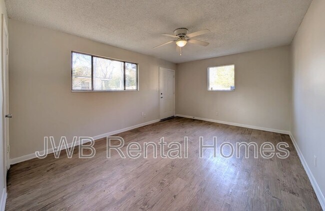 Photo - 6934 Miss Muffet Ln N