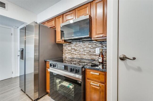 Photo - 4859 Cedar Springs Rd Condo Unit 146