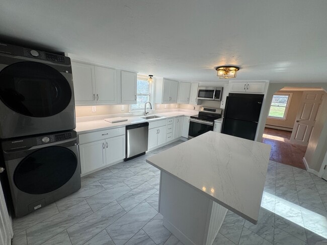 Photo - 456 Mattakeesett St Unit 3