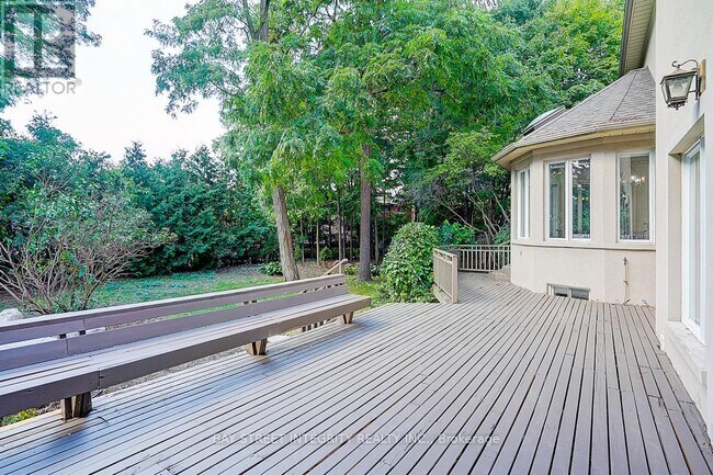 Photo - 155 Renaissance Ct