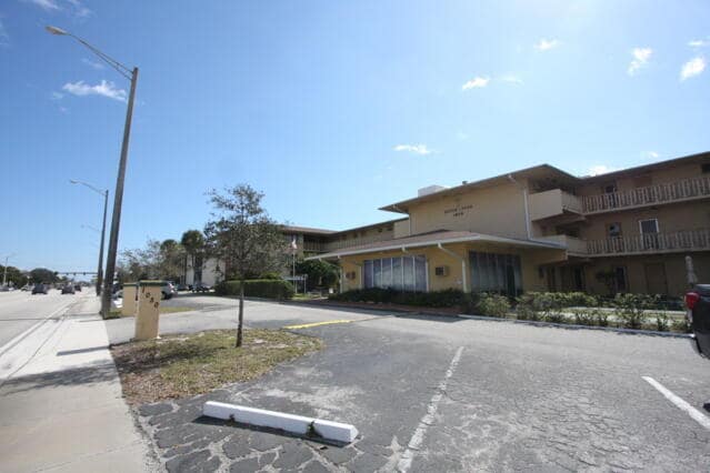 Photo - 1050 E Sample Rd Unit 307