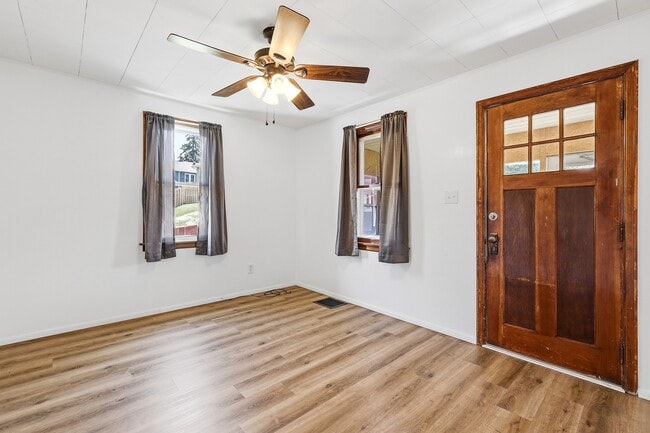 Photo - 2615 Van Buren Ave