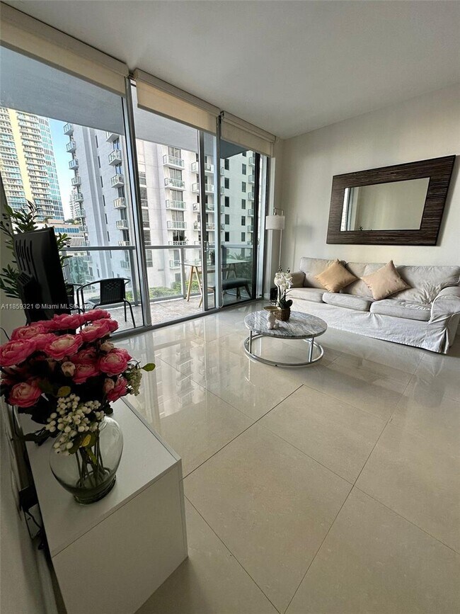 Photo - 1050 Brickell Ave Unidad 1504 Rental