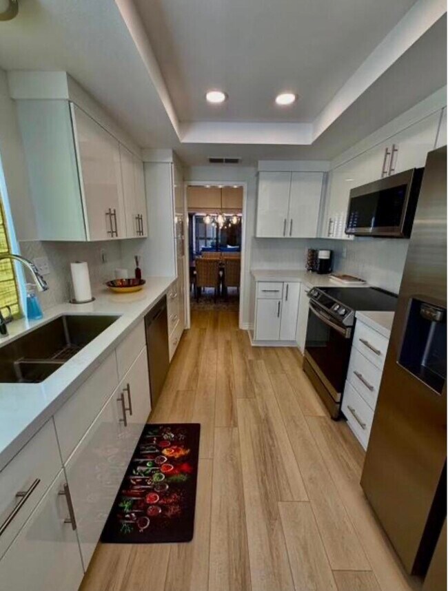 72499 Desert Flower Dr