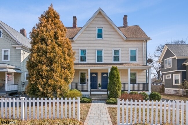 Photo - 21 Hillside Ave