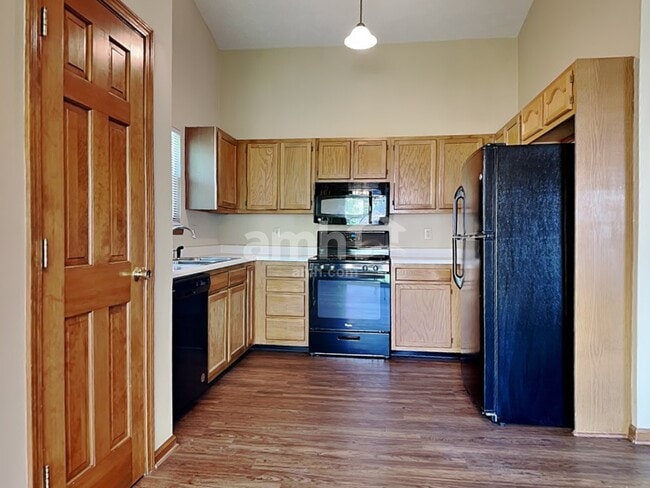 Photo - 3326 Redbud Ct