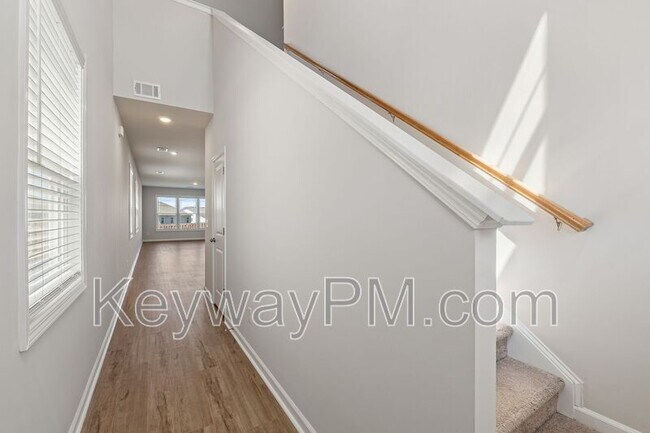 Photo - 651 Manitou Cir