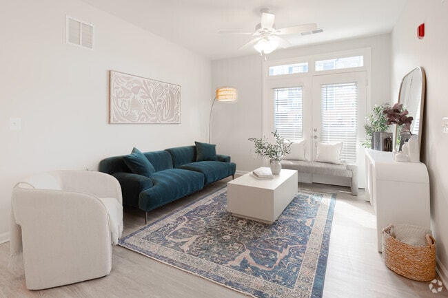 2BR, 2BA - 911SF - Living Room