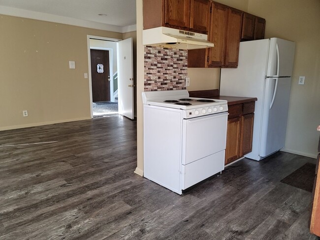 Photo - 16470 E 9 Mile Rd Unit 104