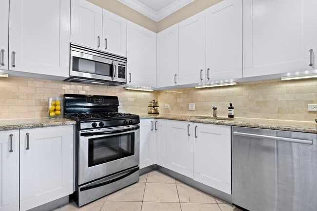 Photo - 744 N Clark St Unit 501