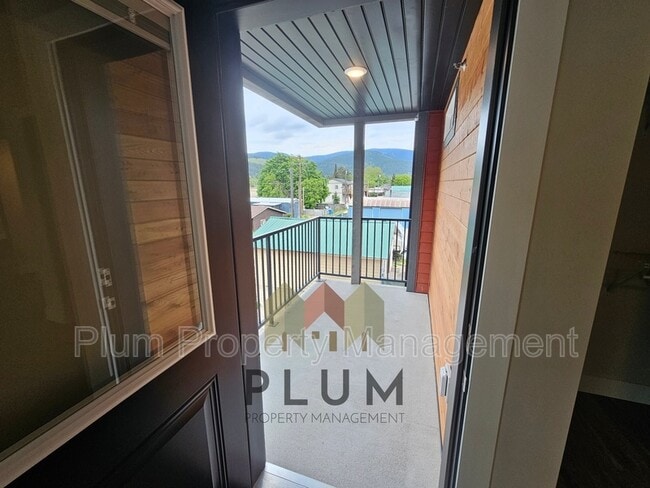 Building Photo - 420 Minnesota Ave Unit s #201, #202, #301, #302) Rental