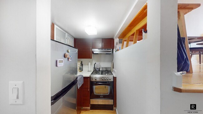 Photo - 184 Thompson St Unit 5-O