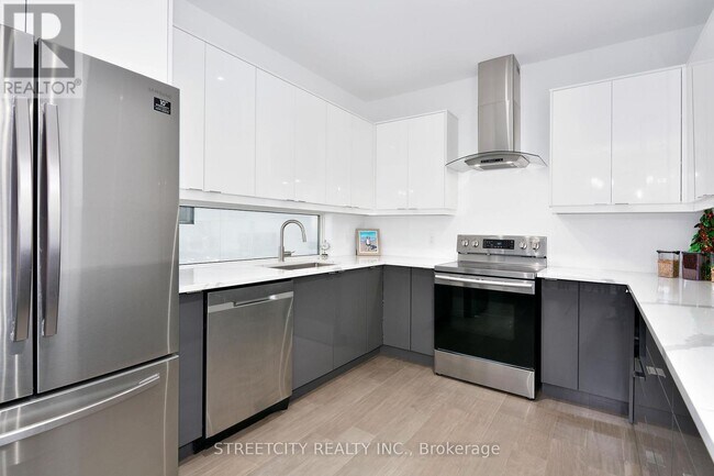 Photo - 1820 Canvas Way