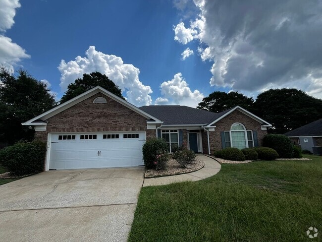 Building Photo - Blending Relaxation & Sophistication to Cr... Rental