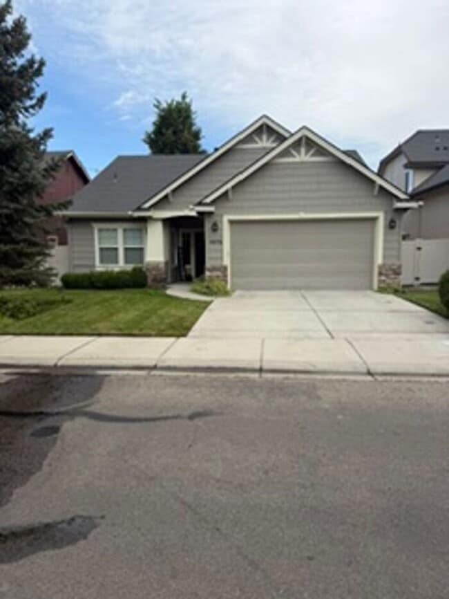 Building Photo - Immaculate West Meridian Home