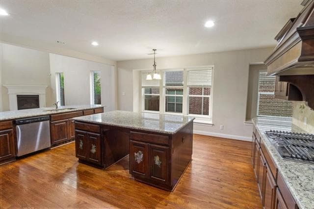 3537 Acropolis Way