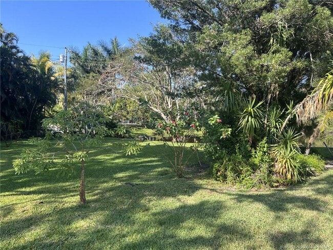 Photo - 652 NW Sunset Dr