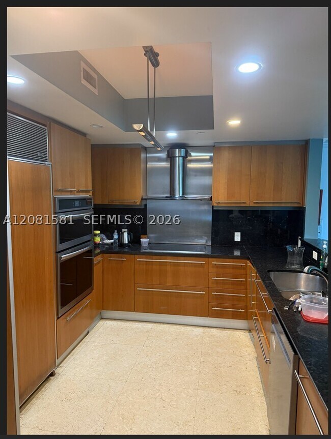Building Photo - 9401 Collins Ave Unit 405