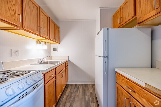 1BR, 1BA - 521SF - Kitchen - Brookview Place