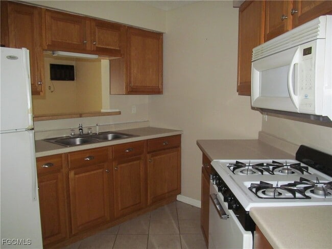 Photo - 1411 Caywood Cir S