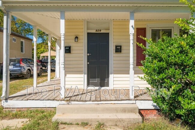 Photo - 929 Farmer St