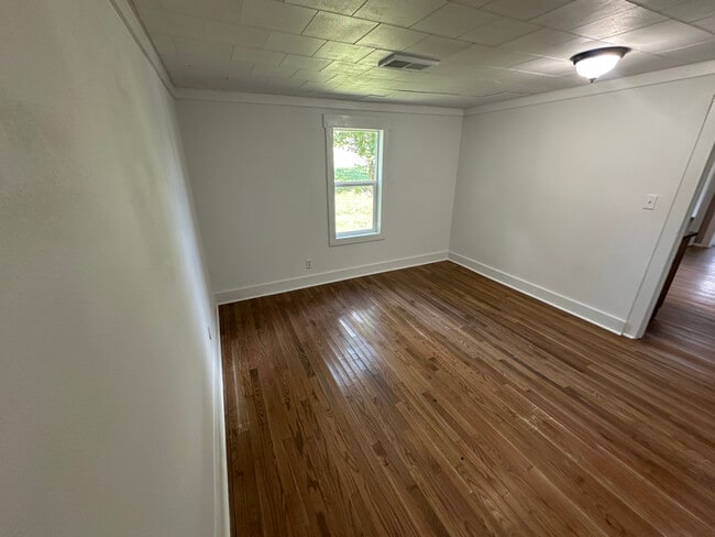 Photo - 204 S 11th St