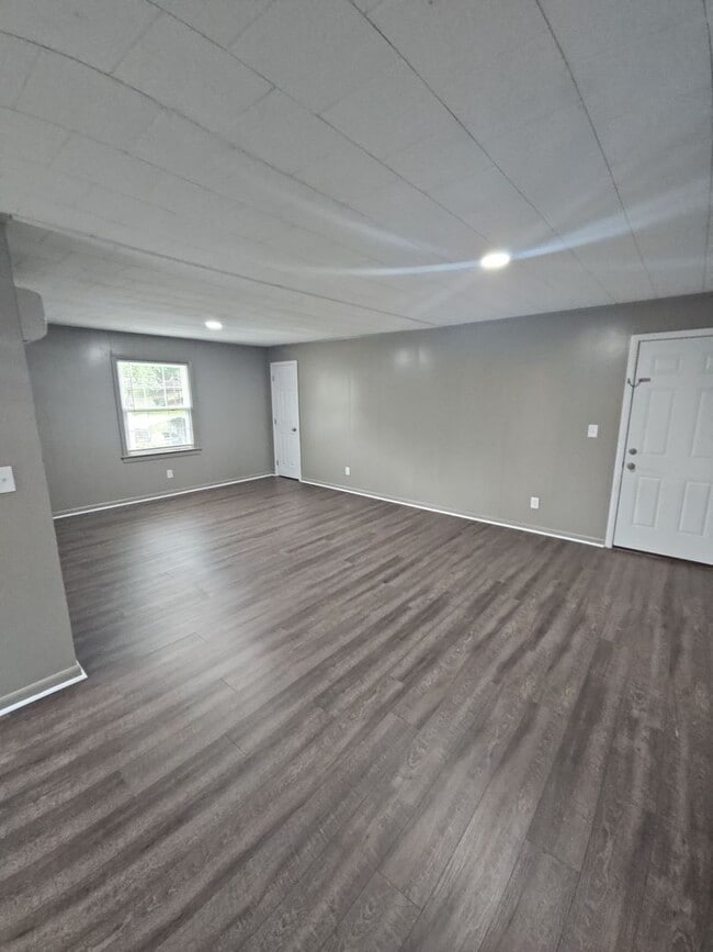 Photo - 104 Greenlawn Dr Unit 104 Greenlawn Dr - 4