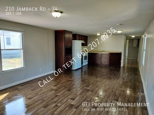 Photo - 210 Jamback Rd