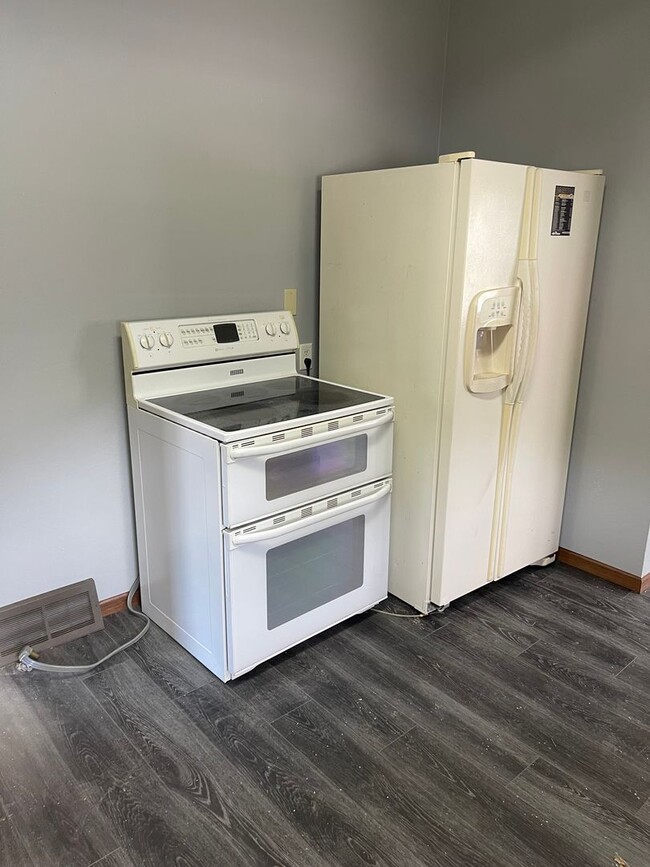 Photo - 2 Bedroom, 1 Bathroom Home located in Stan...