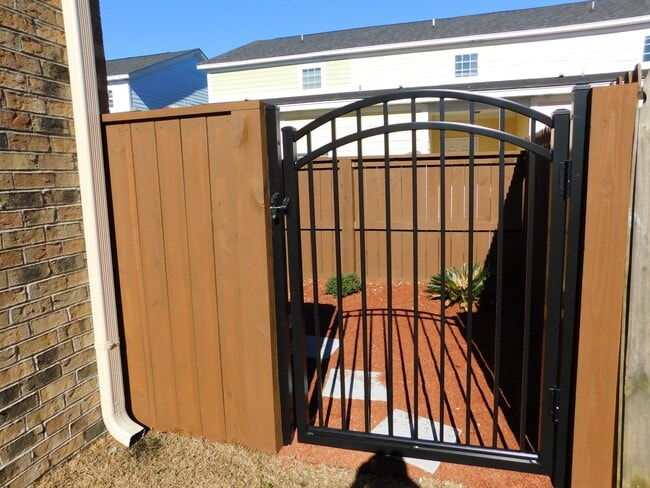 Photo - 1617 Pickford Ln