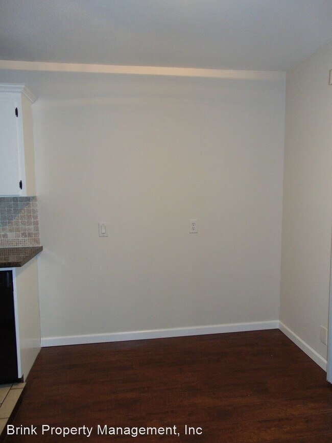 Photo - 2 br, 1 bath House - 922 100th Ave NE #13