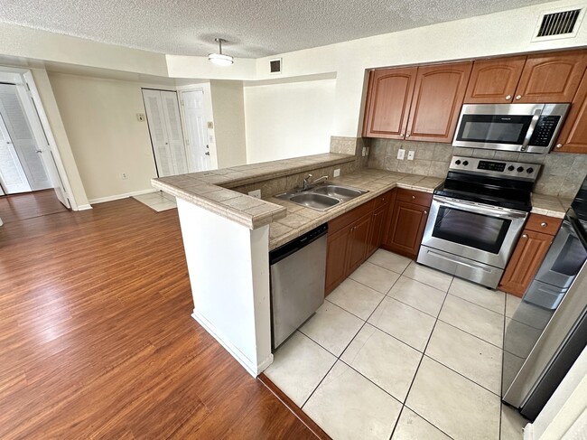 Photo - 1733 Village Blvd Townhome