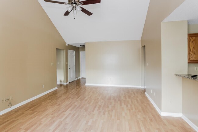 Photo - 7094 Showboat Ln