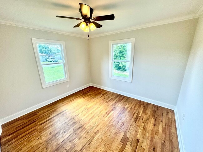 Photo - Freshly Renovated in Athens City! Lawncare included!