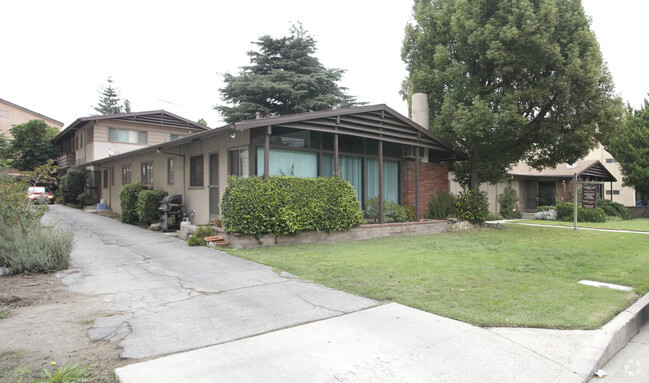 Primary Photo - 10863-10881 Whipple St Rental