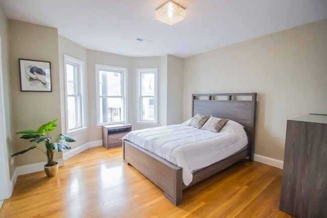 Photo - 729 Saratoga St Unit 2