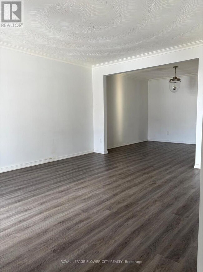 Photo - 66 Skelton Blvd