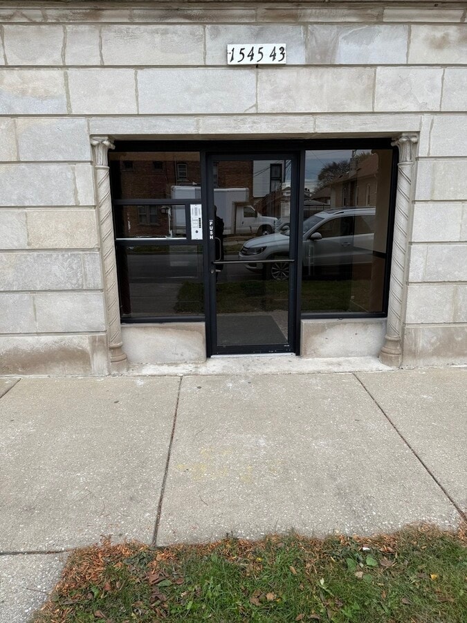 Photo - 1545 E 85th St Unidad 2