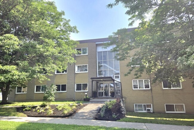 Building Photo - 621 Cummings Avenue