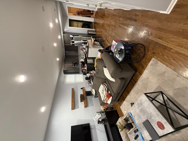 Photo - 518 N May St Unit 1