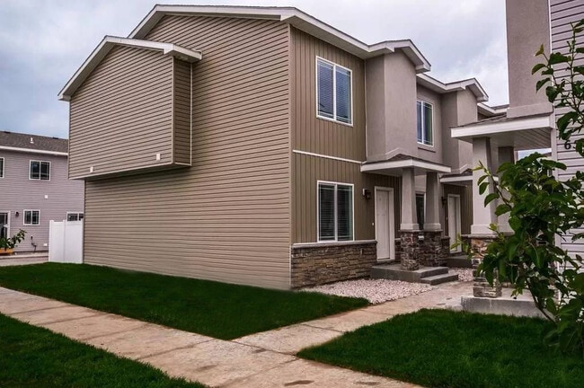 714 S Saturn Ave Unit B