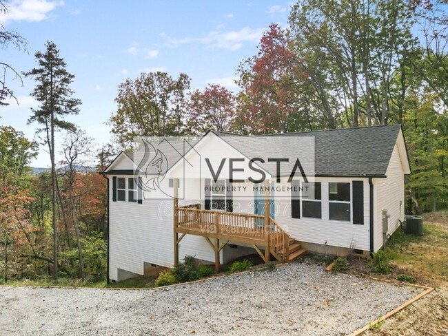 Photo - 376 Hague Dr